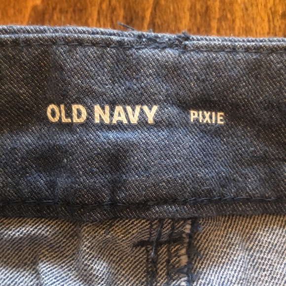 Old Navy Pixie Pants - Picture 4 of 6